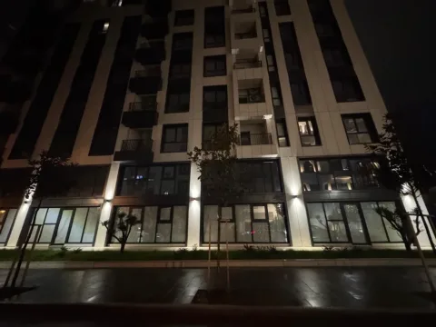 Tirane, jepet me qera zyre Kati 0, 800 m² 12.000 € (21 DHJETORI)