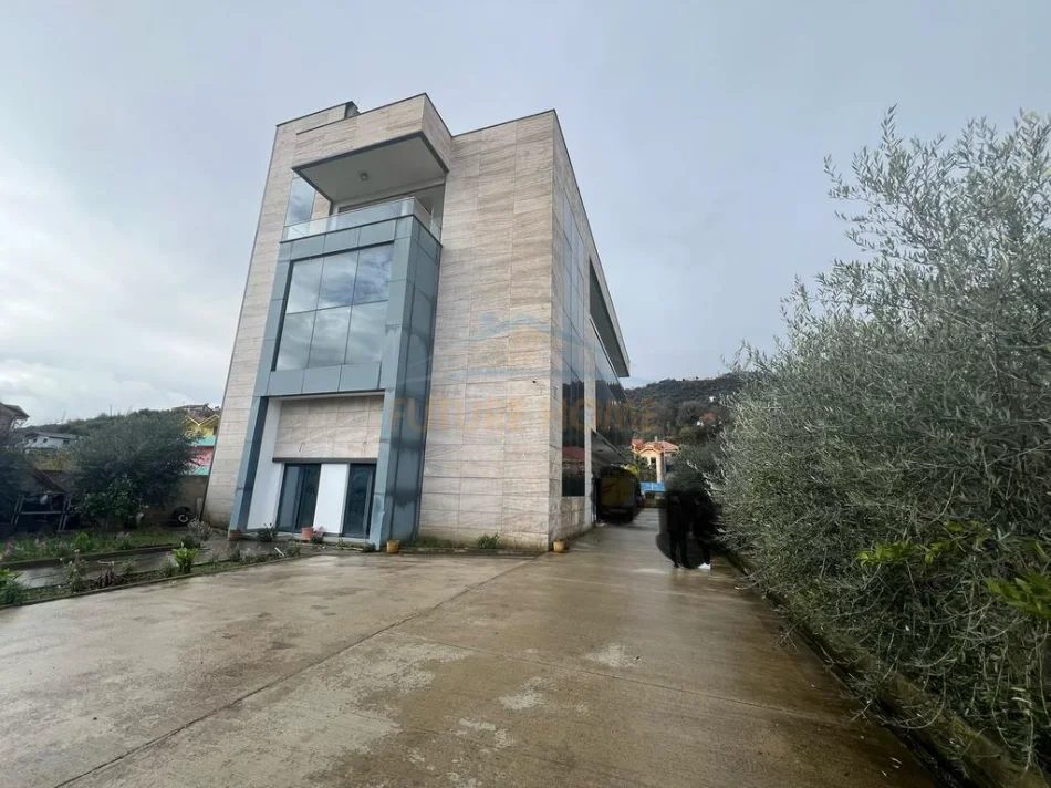 Tirane, shitet ambjent biznesi Kati 3, 1.370 m² 1.200.000 € (Preze)