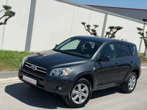TOYOTA RAV 4 - 2.2 NAFTE - D4D 👉 2009 👈 kambio MANUALE - 4 X 4 - 6.700 Lek