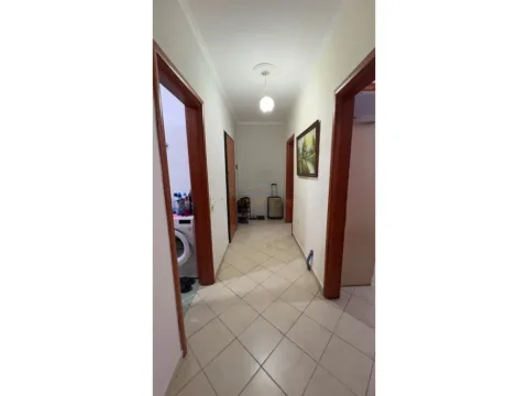 Tirane, shitet apartament 2+1 Kati 2, 95 m² 14.000.000 € (Fresk)