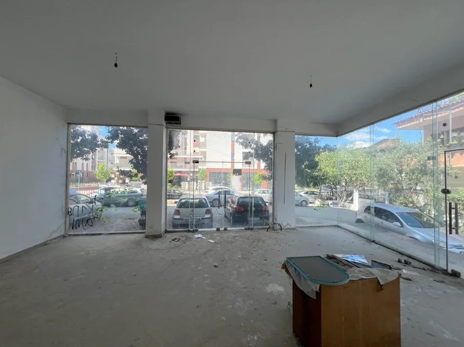 Tirane, shitet aktivitet biznesi Kati 0, 72 m² 125.000 € (yzberisht)