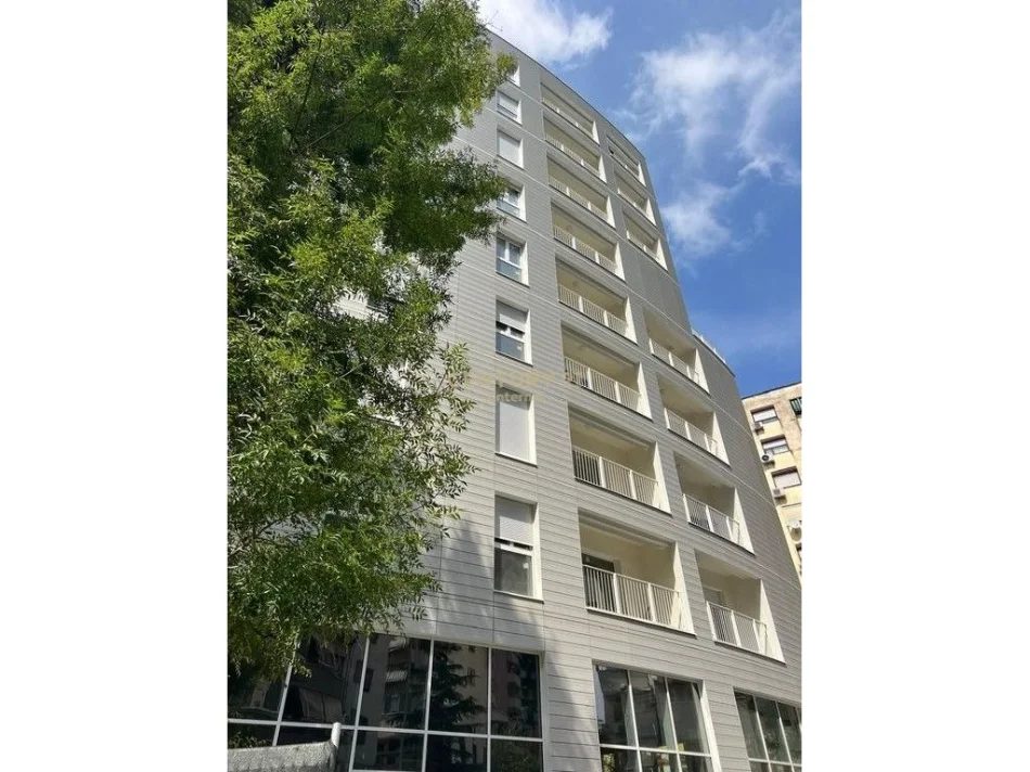 Tirane, jepet me qera zyre Kati 1, 106 m² 1.400 € (Rruga e Elbasanit)