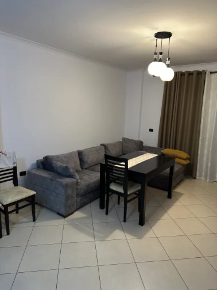 Tirane, jepet me qera apartament 1+1 Kati 5, 75 m² 48.000 Lek (Bar Ciao ne Misto Mame)