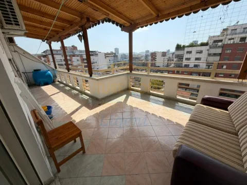 Tirane, shitet apartament 3+1+Ballkon Kati 6, 158 m² 270.000 € (Selvia, Gjimnazi Partizani, Tiranë)