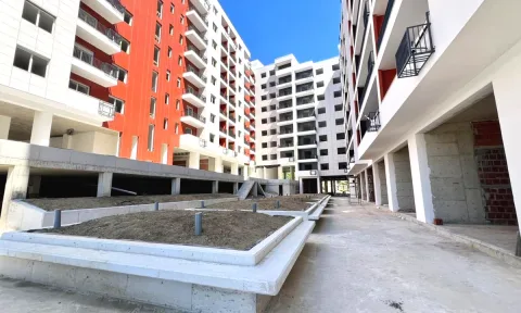 Shitet Ambient Biznesi Open Space 232m2 ne Paskuqan (Space City Residence) - Buze Unaze (579,800Euro) || Vetrata te medh