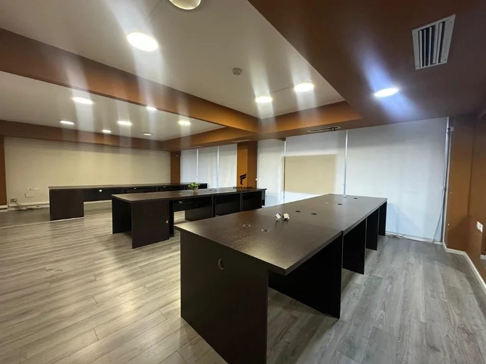 Tirane, shitet zyre Kati 2, 200 m² 1.000.000 € (BLLOKU)