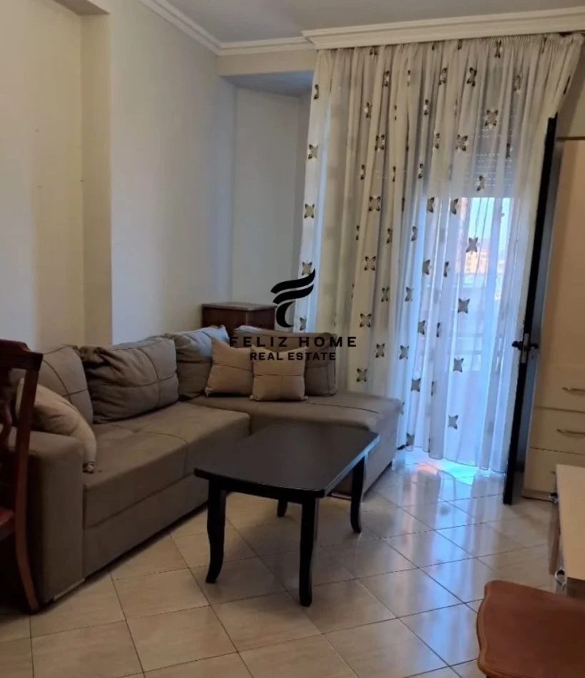 Tirane, jepet me qera apartament 2+1 Kati 3, 125 m² 600 € (RAJONI 3)