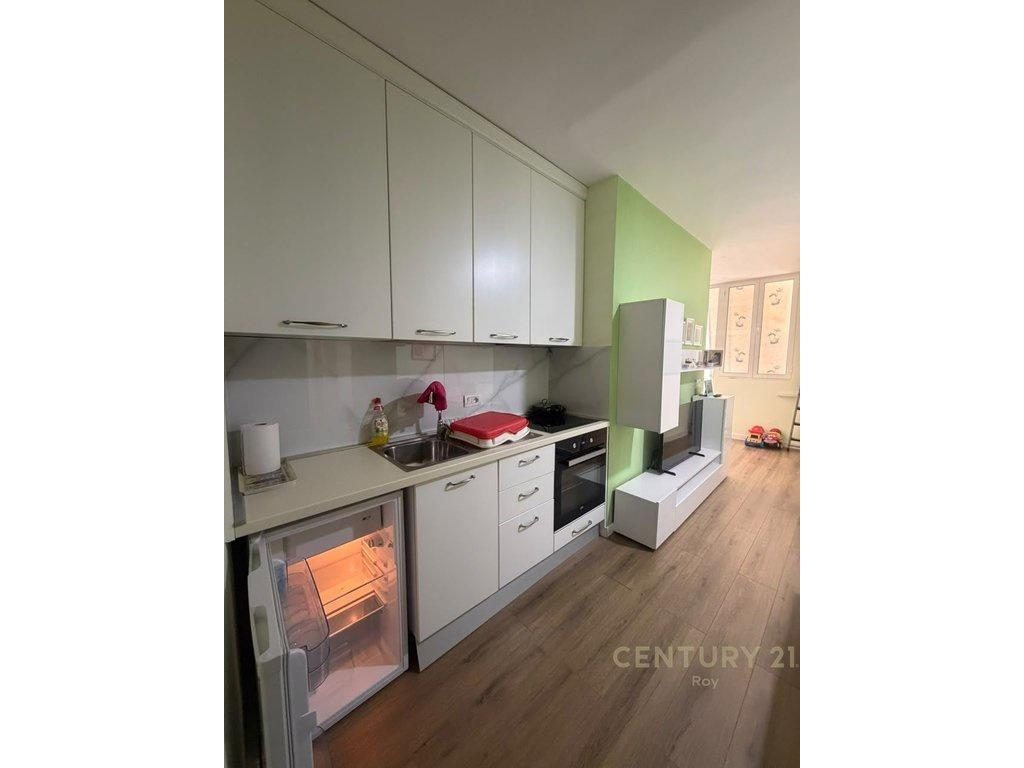 0694801150APARTAMENT 1+1+POST PARKIMI NE GOLEM !