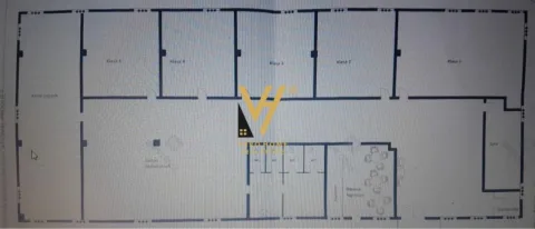 SHITET AMBIENT BIZNESI 412 M2 TE UNAZA E RE 770.000 EURO