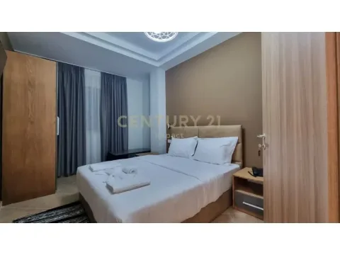 Tirane, jepet me qera hotel , 650 m² 5.000 € (Kombinat)