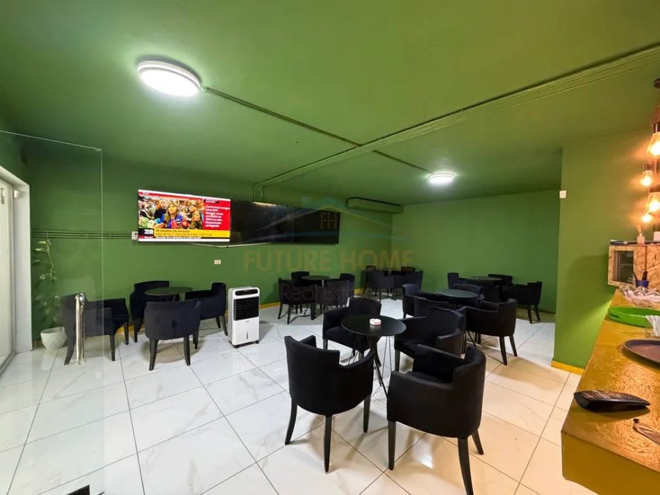Tirane, jepet me qera ambjent biznesi Kati 0, 120 m² 750 €
