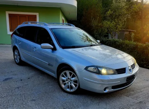 Shqiperi, shes makine Renault Nafte, gri metalizato automatik Klima 172.321 km