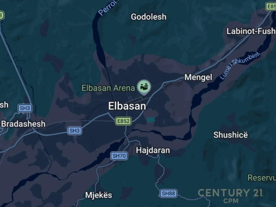 Elbasan, shitet magazine Kati 2, 3.960 m² 1.300.000 €