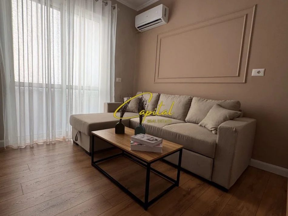 Tirane, jepet me qera apartament 2+1 Kati 2, 85 m² 1.000 € (RRUGA E DURRESIT)
