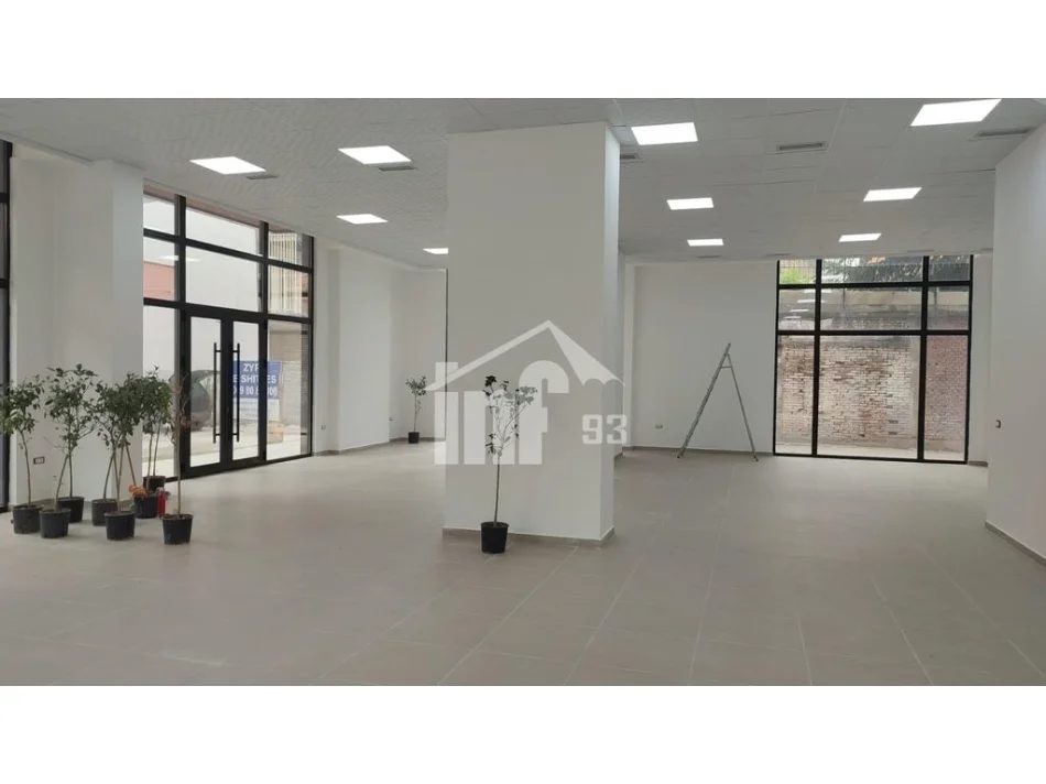 Tirane, shitet ambjent biznesi Kati 0, 418 m² 1.430.000 € (RRUGA E “BARRIKADAVE”, PRANË GJIMNAZIT “SAMI FRASHËRI”)