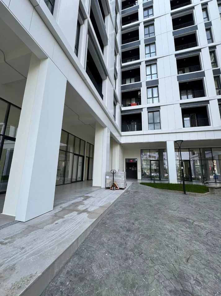 Tirane, shitet Dyqan Kati 0, 100 m² 515.000 € (KOMUNA E PARISIT)