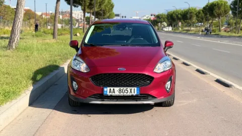 Tirane, makine Benzin, e kuqe automatik Klima 75.000 km {10 milion te vjetra}