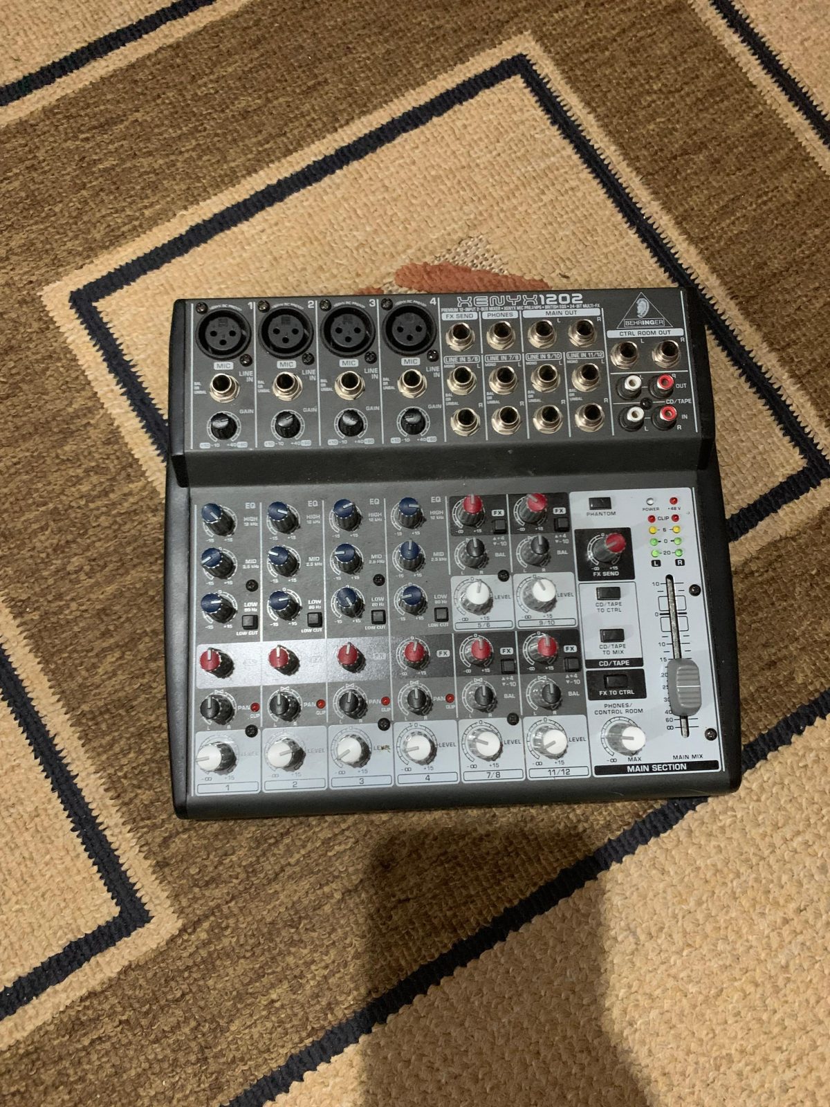 Mixer xenyx 1202