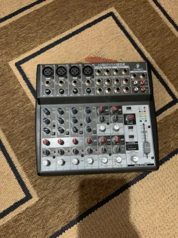 Mixer xenyx 1202