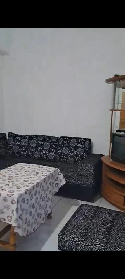 Tirane, jepet me qera apartament 1+1 Kati 1, 60 m² 300 € (Ish fusha aviacionit)