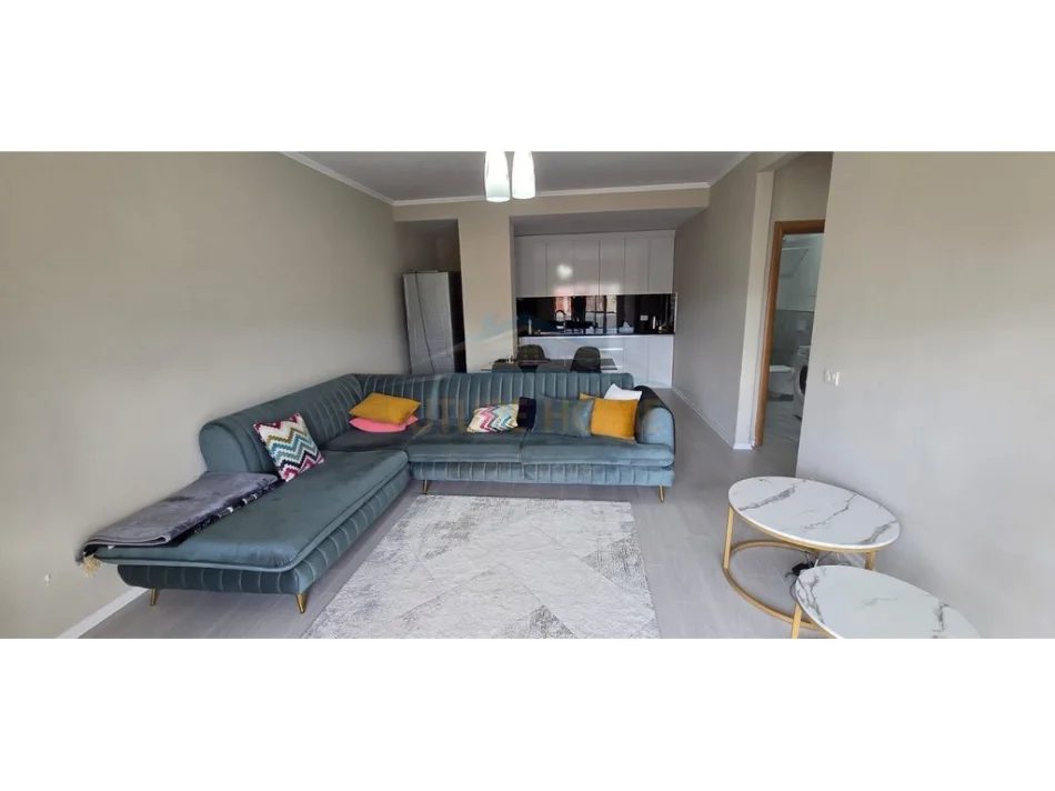 Tirane, shitet apartament 1+1+Ballkon Kati 1, 75 m² 172.500 € (Liqeni Thate)
