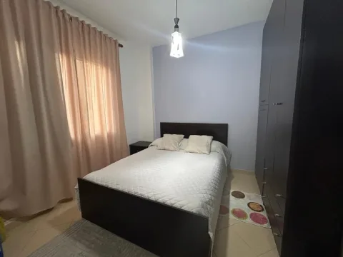 Tirane, jepet me qera apartament 1+1 Kati 2, 65 m² 350 € (Fresku)