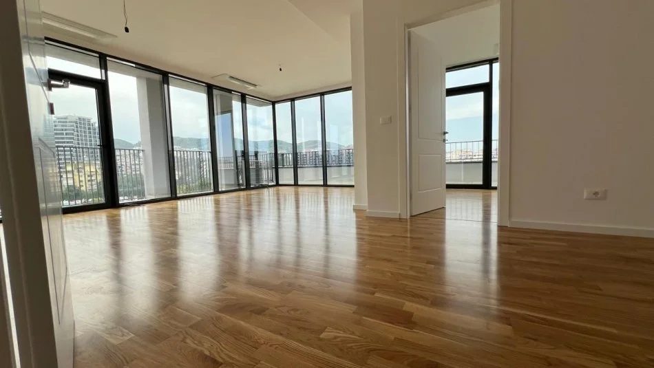 Tirane, jepet me qera zyre Kati 7, 136 m² 1.400 € (RRUGA E KOSOVAREVE)