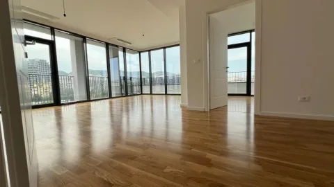 Tirane, jepet me qera zyre Kati 7, 136 m² 1.400 € (RRUGA E KOSOVAREVE)