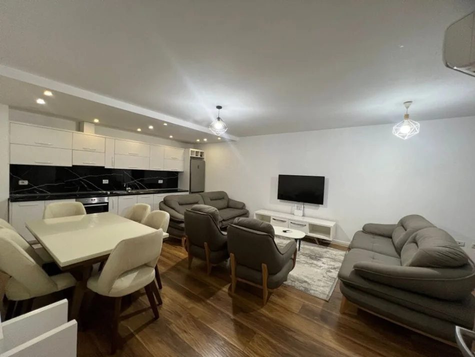 Tirane, jepet me qera apartament 2+1 Kati 4, 90 m² 850 € (Liqeni i Thatë)