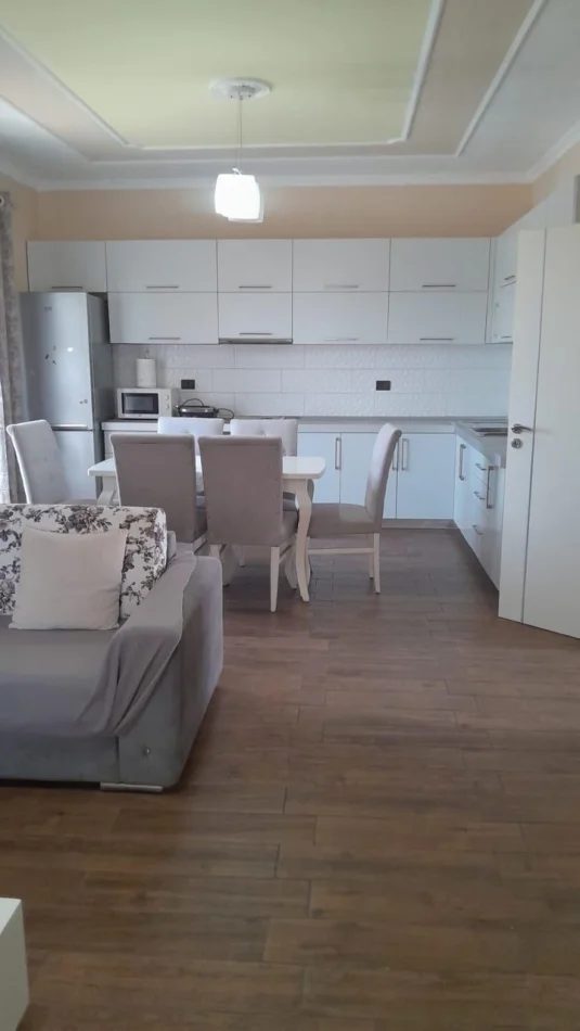 Tirane, jepet me qera apartament 2+1 Kati 4, 150 m² 600 € (Kodra E. Priftit)