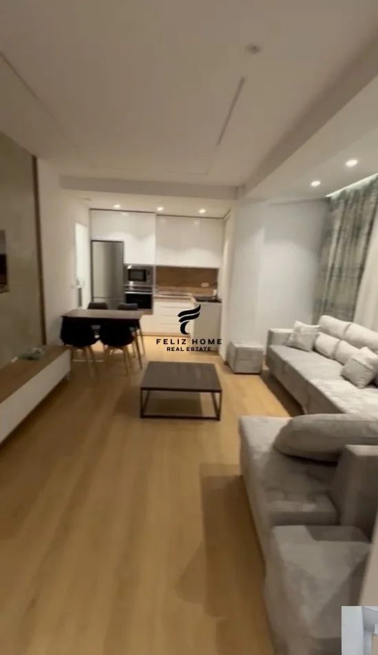 Shqiperi, jepet me qera apartament 1+1 Kati 1, 55 m² 700 € (ZOGU I ZI)