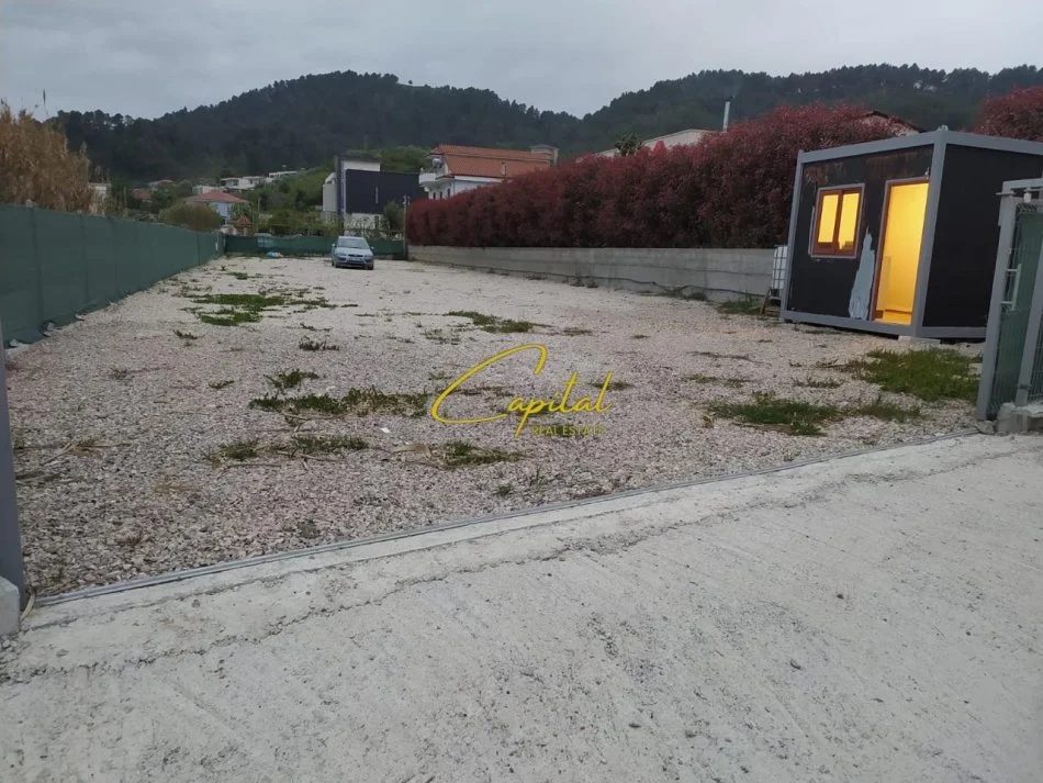 Tirane, jepet me qera toke , 1.700 m² (PRUSH)