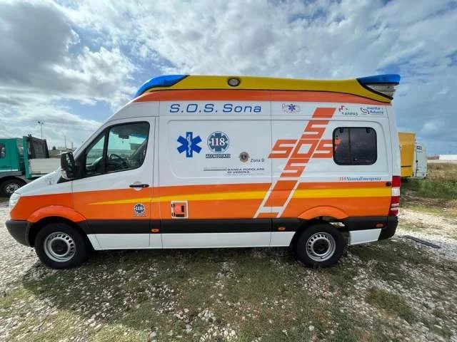 Durres, shitet Mercedes-Benz Sprinter Ambulance Viti 2009 - 11.000 €