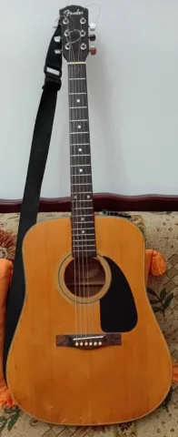 Fender kitare akustike