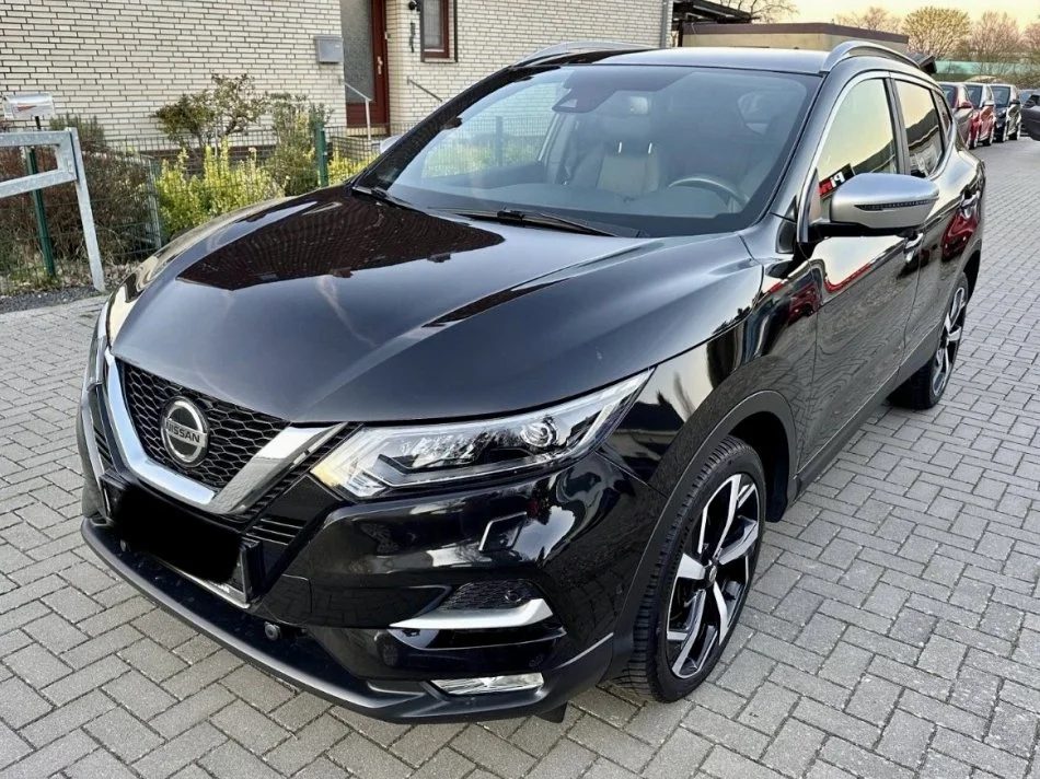 Tirane, shitet SUV Nissan Qashqai Tekna Plus Viti 2018 1.6 dci Nafte, e zeze tiptronik Klima 100.000 km 16.500 €