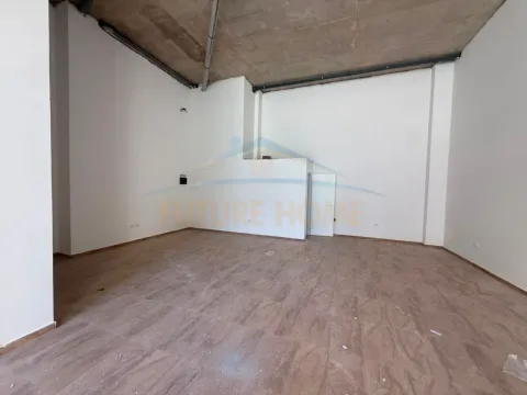 Tirane, shitet ambjent biznesi Kati 0, 74 m² 223.000 € (Fusha Aviacionit)
