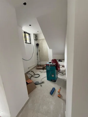 SHITET DYQAN 82 M2 XHAMLLIK 400.000 EURO