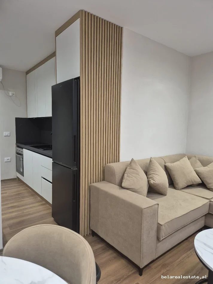 Tirane, jepet me qera apartament 1+1+Ballkon Kati 7, 60 m² 590 € (Rruga e Dibres)