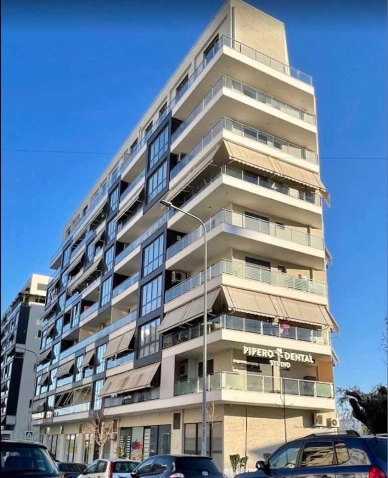 Prone Ekskluzive, Shitet ambjent biznesi 2-katesh 623 m² 1.390.000 € (Rezidenca Alba, Rruga Ndre Mjeda)