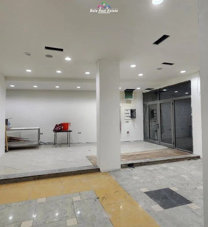 Tirane, jepet me qera dyqan Kati 1, 150 m² 1.500 € (qender)
