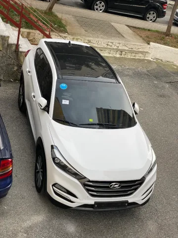 Tirane, shes SUV Hyundai,Tucson Nafte, e bardhë automatik Kondicioner 159.000 km 10.200 €
