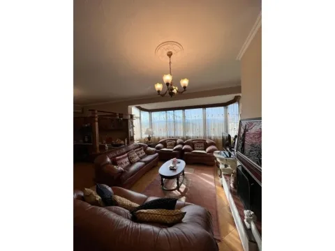 Tirane, shitet apartament 2+1 Kati 6, 133 m² 175.000 € (Zogu i Zi)
