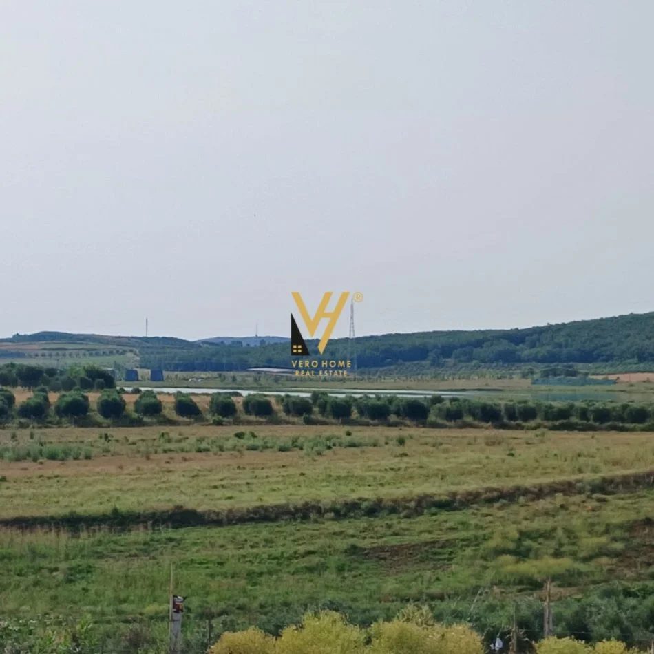 Elbasan, shitet toke bujqesore , 7.650 m² 115.000 € (BELSH)