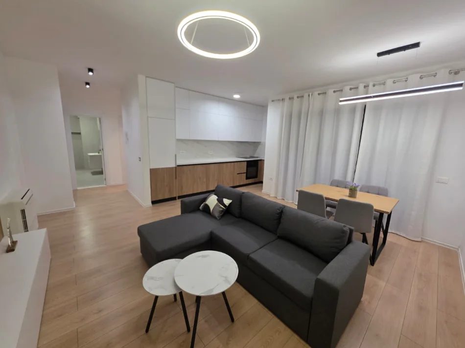 ME QERA: 2+1📍Bulevardi i Ri - Rruga Jordan Misja || 75,000 Leke/Muaj - Pallat V.2026 - K.8 (Pamje Panoramike) - SP.100m²