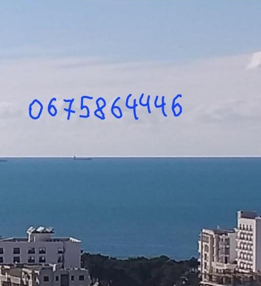 Shkembi Kavajes shitet super tok me rruge uje drita