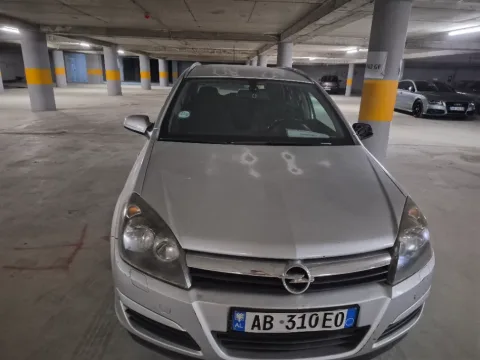 Tirane, shitet makine me portobagazh Opel Nafte, gri metalizato manuale Kondicioner 170.001 km 1.800 €