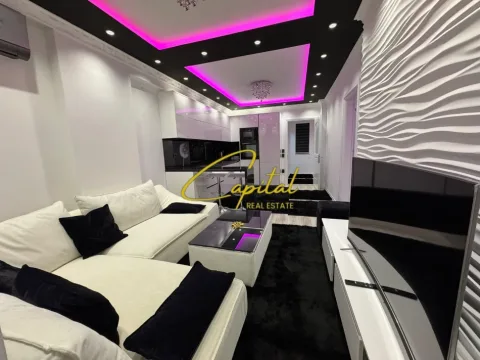 Tirane, jepet me qera apartament 2+1 Kati 4, 90 m² 500 € (FRESKU)