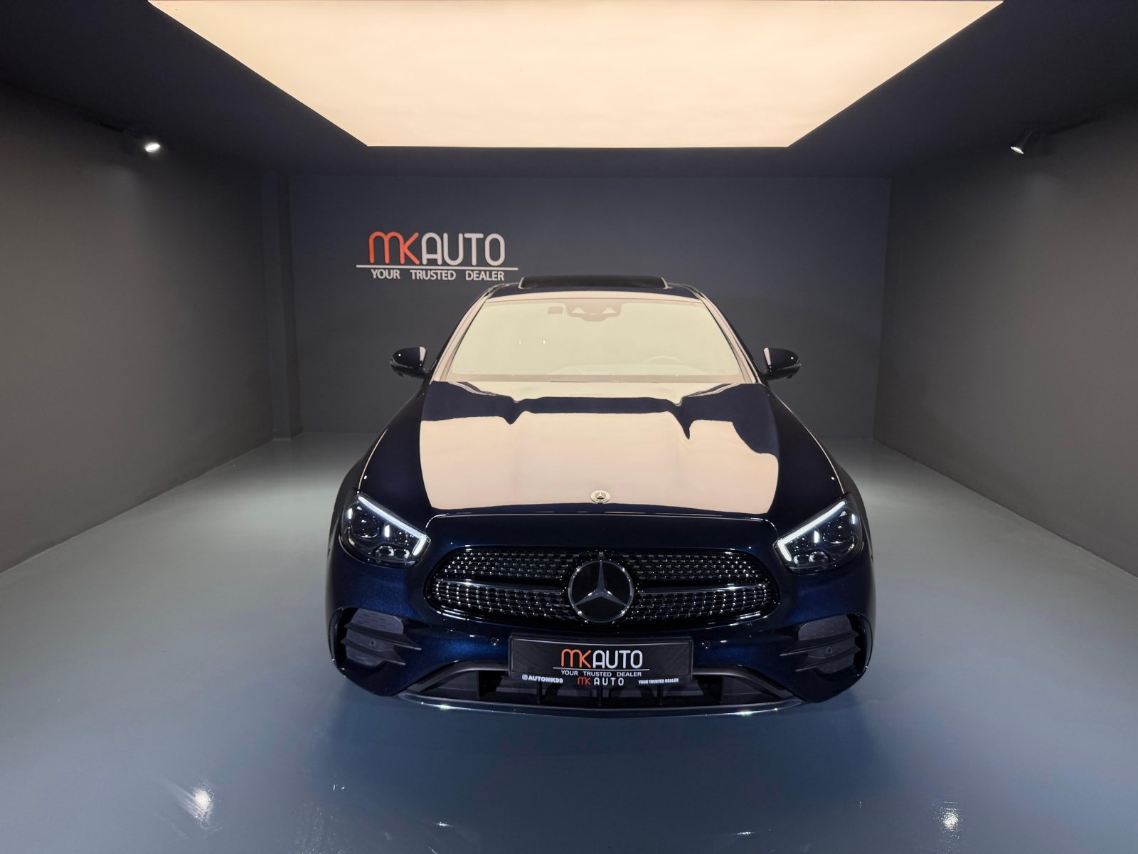 Mercedes Benz E class 220D AMG LINE