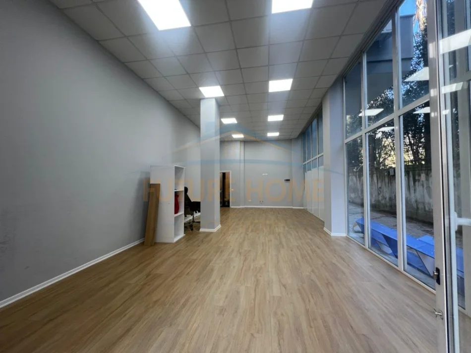 Tirane, shitet ambjent biznesi Kati 0, 59 m² 125.000 € (Fresk)