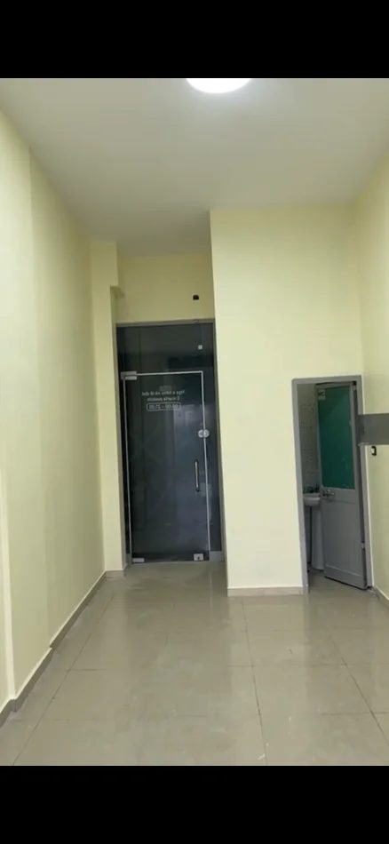 Tirane, jepet me qera dyqan , 30 m²